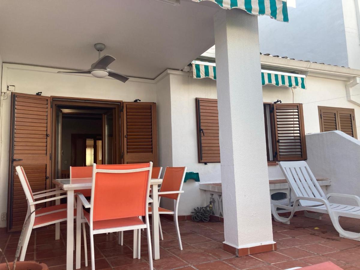 Chalet Adosado En Urbanizacion Con Precioso Jardin Дения Экстерьер фото